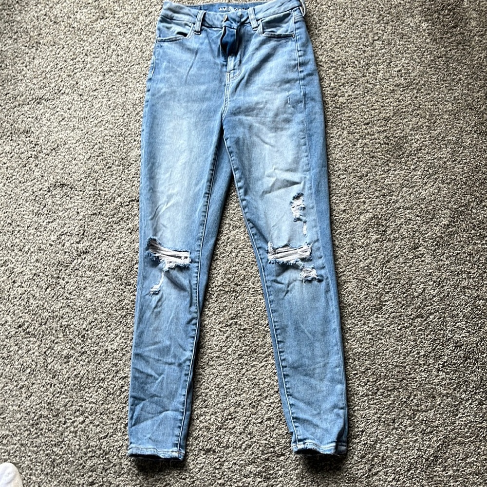 size 4 american eagle light wash ripped jeans